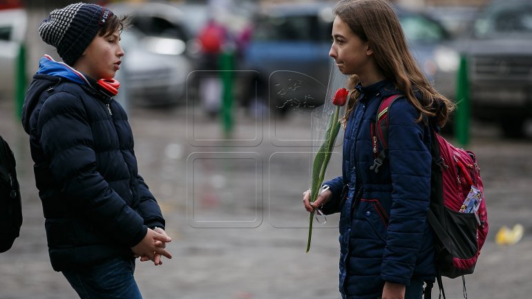 Wedding for a day. "Gheorghe Asachi" High School students celebrate Dragobete (PHOTOREPORT)