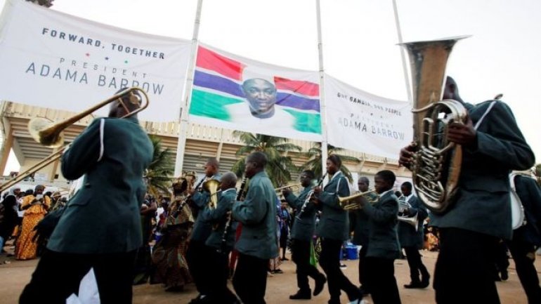 The Gambia: Crowds swell for President Barrow inauguration