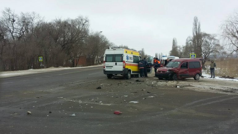 Four people hospitalized after ambulance accident in Anenii Noi town