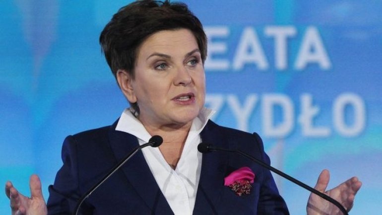 Polish Premier SURVIVES car crash