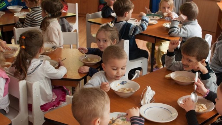 Parents UNHAPPY with their children's menu in kindergartens