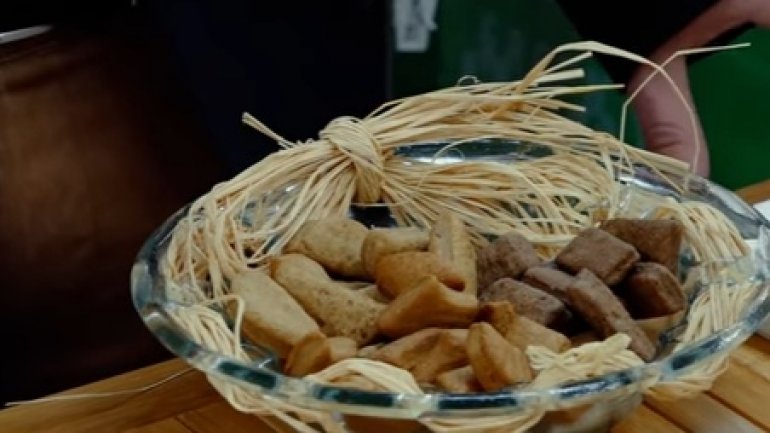 Moldovan bakery selling hemp-based cookies with fructose and meal grapes