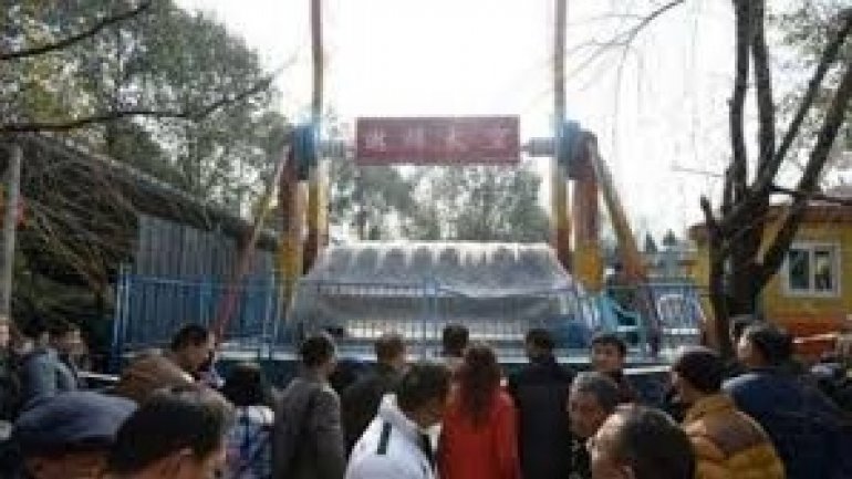 Girl, 13, dies after being flung from Chongqing amusement park ride (VIDEO)