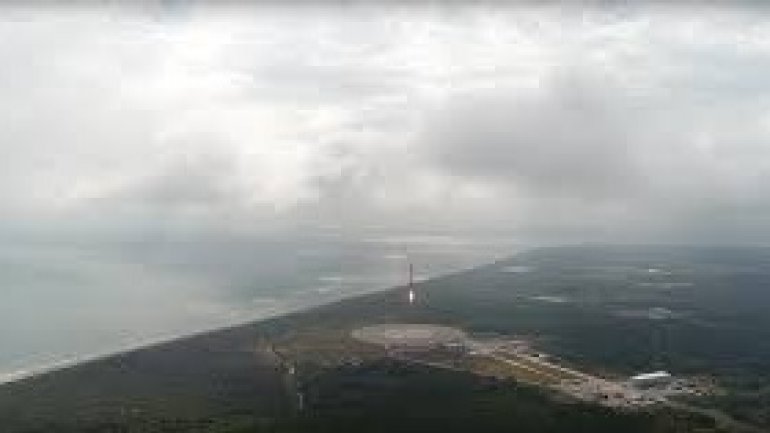 Here's a drone's eye view of SpaceX's Falcon 9 landing (VIDEO)