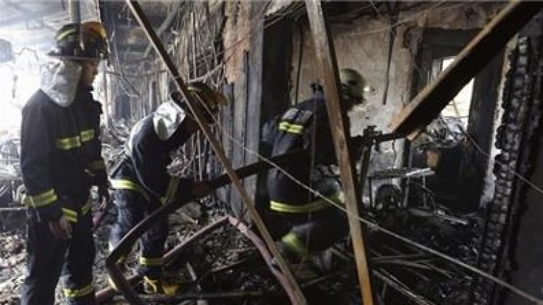 10 die in fire in Chinese hotel