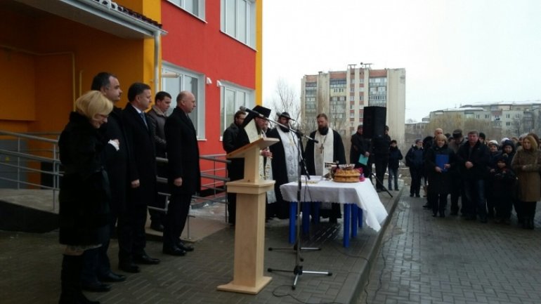 Keys from social apartments handed to happy beneficiaries in Soroca