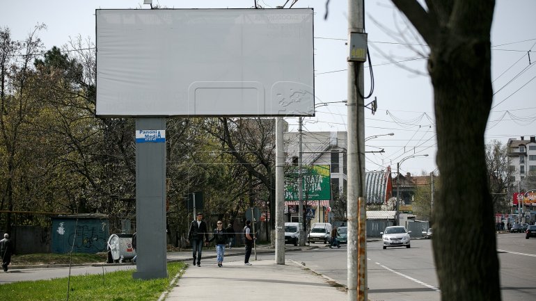 City Hall starts fight AGAINST billboards in Capital