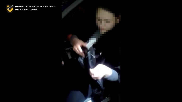 Woman risks fine after being caught drunk driving (VIDEO)