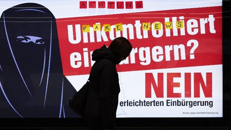 Swiss vote to ease migration rules