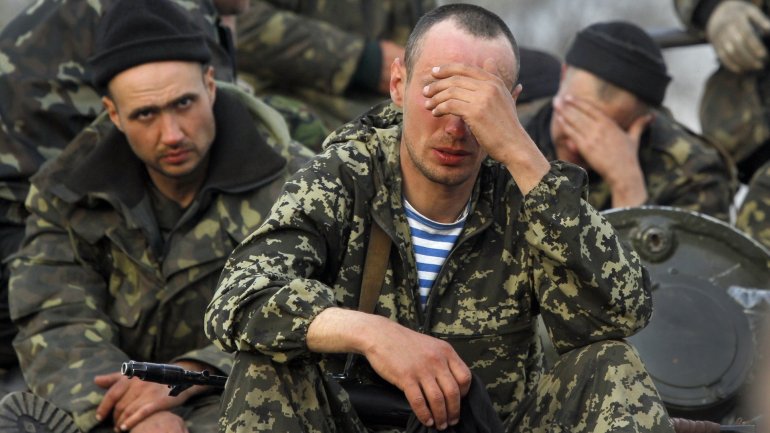 Truce seems to hold in eastern Ukraine, both sides confirm