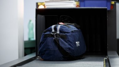 Two Iranian women wanted to enter Moldova with fake Greek passports