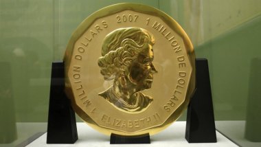 Thieves steal 100-kg gold coin from German museum