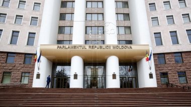 First debate round with civil society on uninominal voting. Over 100 speakers expressed opinions