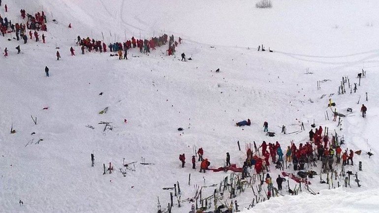 Valfrejus avalanche: One dead and two missing in France