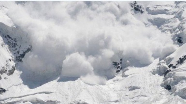 Tignes avalanche: "Skiers buried" as avalanche hits crowded slope (VIDEO/PHOTO)