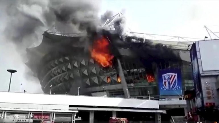 Chinese Super League: Shanghai Shenhua stadium damaged by fire (PHOTO)