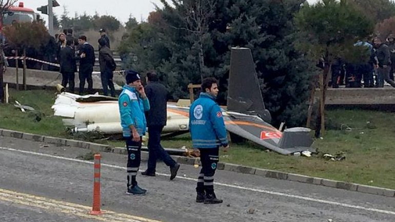 Five killed as helicopter crashes onto motorway in Istanbul (PHOTO/VIDEO)