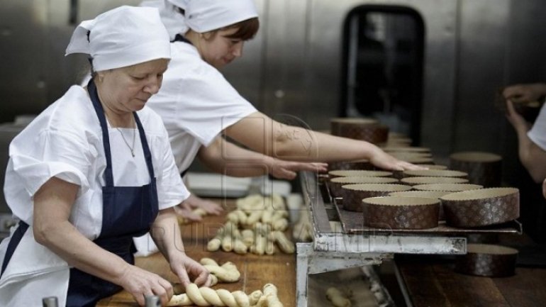 Entrepreneur at 22-year-old. Moldovan woman opens bakery in native village