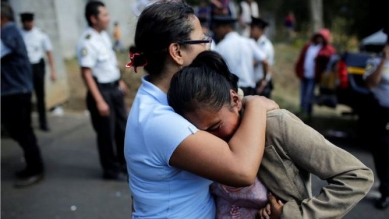 Guatemala mourns after children's home fire kills 21 girls