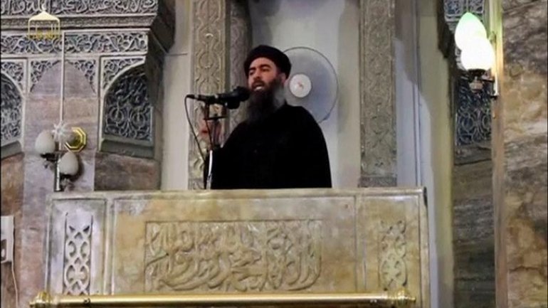 ISIS leader allegedly left Mosul and hides in desert to survive