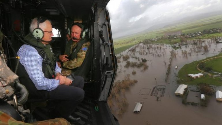 Evacuation of an Australian town after cyclone brings flood fears