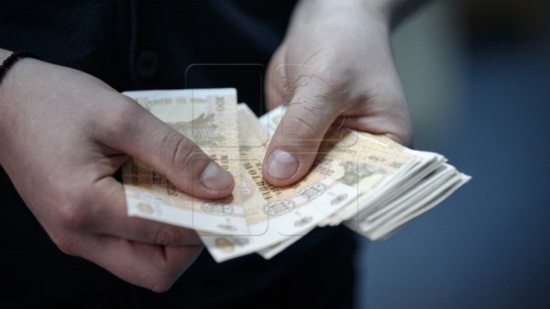 Moldovan prosecutor, held up for bribe of $1,000