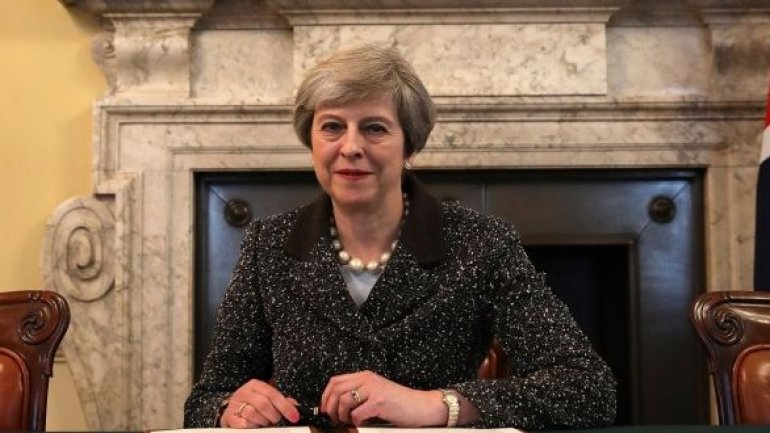 BREXIT: UK Prime Minister signs letter launching departure process