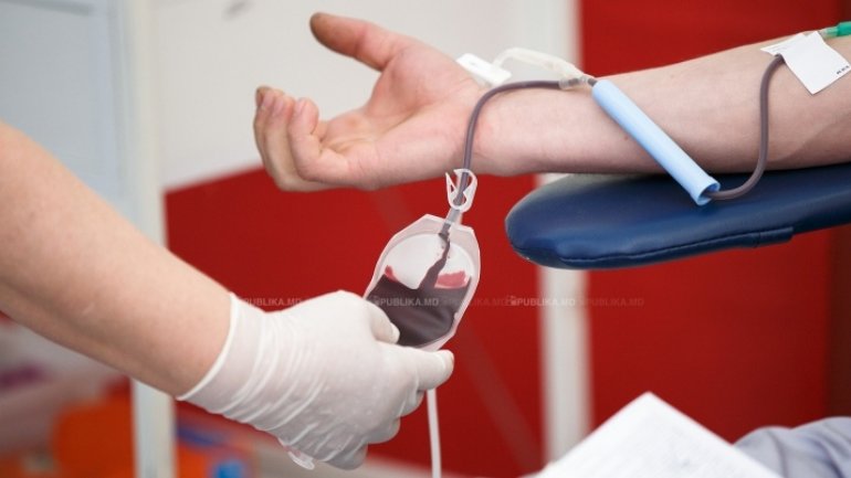 Health Minister Ruxanda Glavan ENCOURAGES blood donation