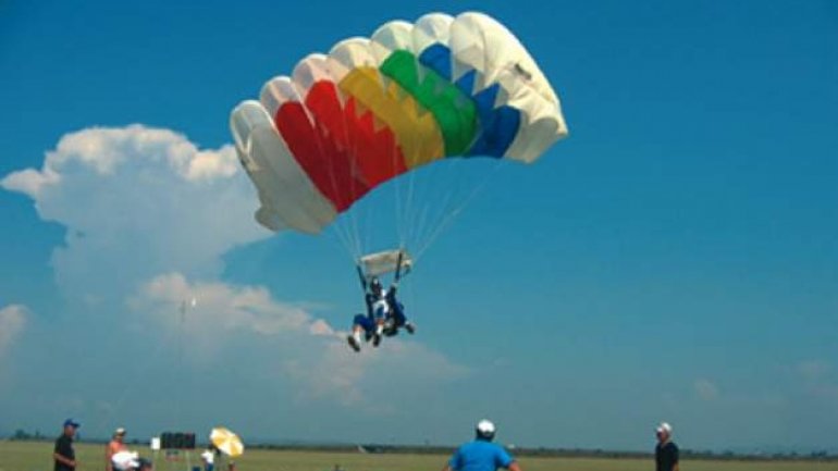 Skydiving season OPENED at Vadul lui Voda airfield 