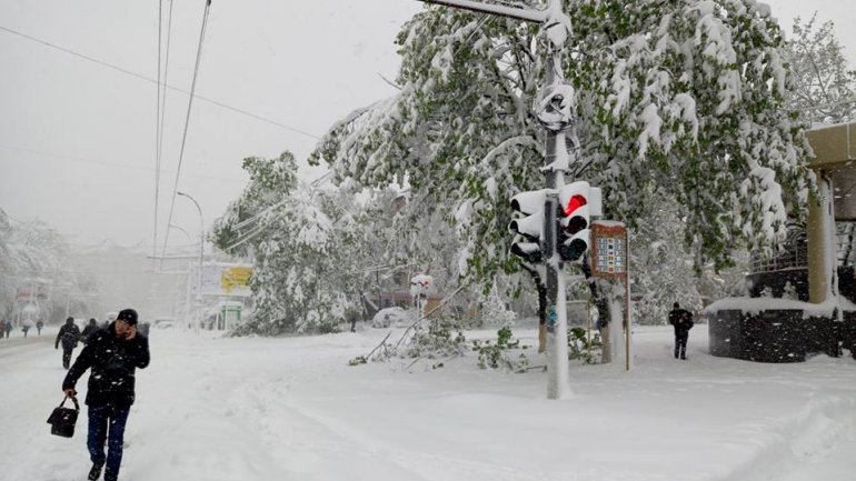 SECOND day of snowstorm in Moldova. Blizzard SHUTS DOWN most of the country (PHOTO/VIDEO)