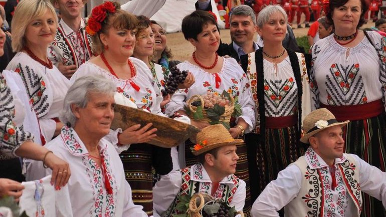 Moldovan traditions HIGHLIGHTED at International Folk Dance Festival (VIDEO)