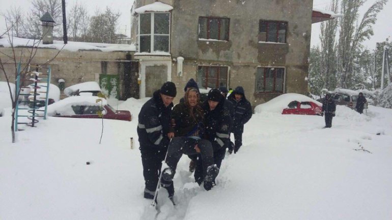 SECOND day of snowstorm in Moldova. Blizzard SHUTS DOWN most of the country (PHOTO/VIDEO)