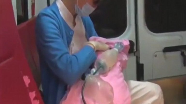 SHOCKING! NEWBORN found stuck in toilet after mother gave birth in BATHROOM (PHOTO/VIDEO)