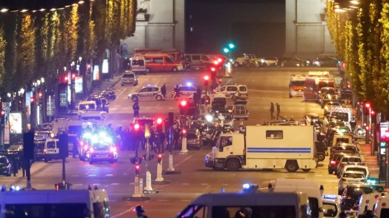 Paris gunman served 15 years for attempted police murders