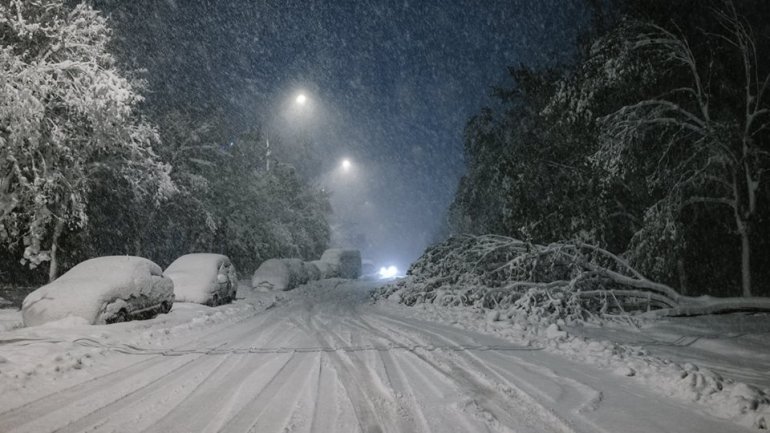 SECOND day of snowstorm in Moldova. Blizzard SHUTS DOWN most of the country (PHOTO/VIDEO)