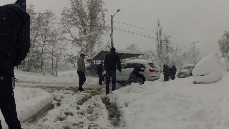 SECOND day of snowstorm in Moldova. Blizzard SHUTS DOWN most of the country (PHOTO/VIDEO)