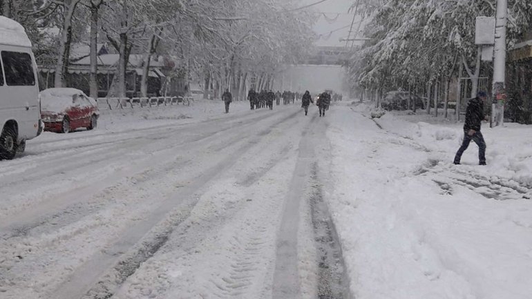 SECOND day of snowstorm in Moldova. Blizzard SHUTS DOWN most of the country (PHOTO/VIDEO)