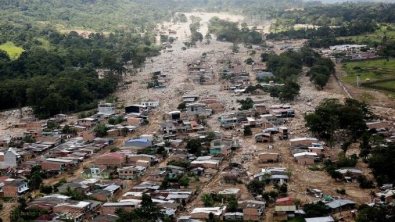 Mocoa landslide: Colombia president defends rescue effort