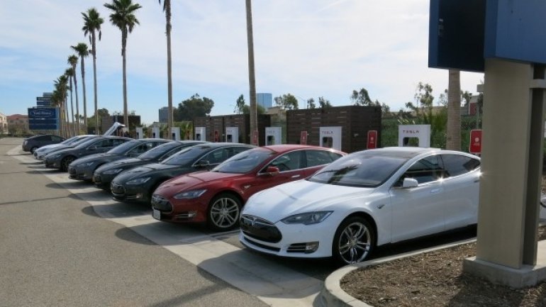 Tesla reports surging revenues in Q1