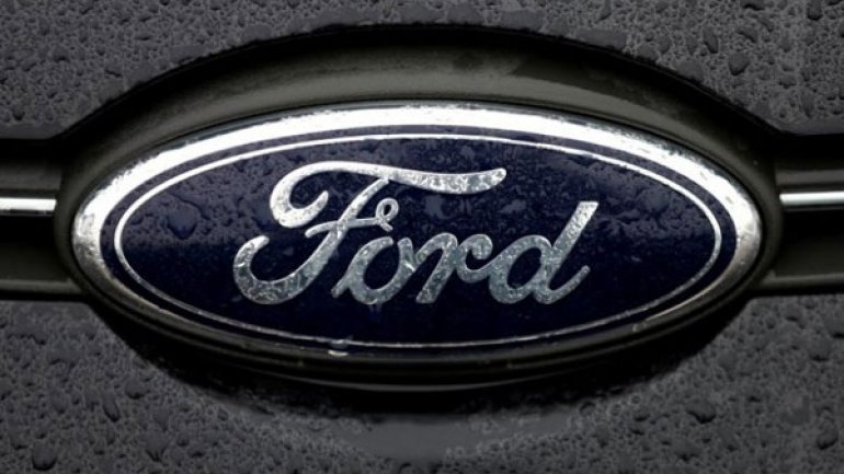 Ford recalls 52,000 F-250 pick-up trucks over park fault