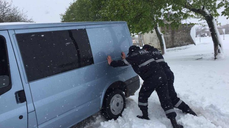 SECOND day of snowstorm in Moldova. Blizzard SHUTS DOWN most of the country (PHOTO/VIDEO)