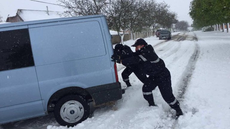 SECOND day of snowstorm in Moldova. Blizzard SHUTS DOWN most of the country (PHOTO/VIDEO)