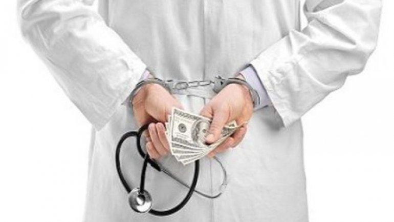 Surgeon detained for swindled money to operate 7 year-old child