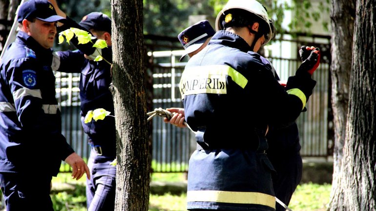 (PHOTO GALLERY) Rescuers, volunteers work hard over weekend to clean up capital city