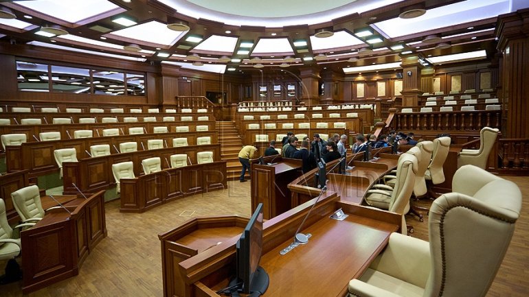 Parliament votes completion of Moldova's Constitution