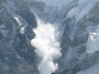 Avalanche kills three in French Alps