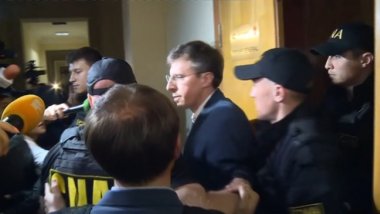 DORIN CHIRTOACA, escorted to Anti-Corruption Center