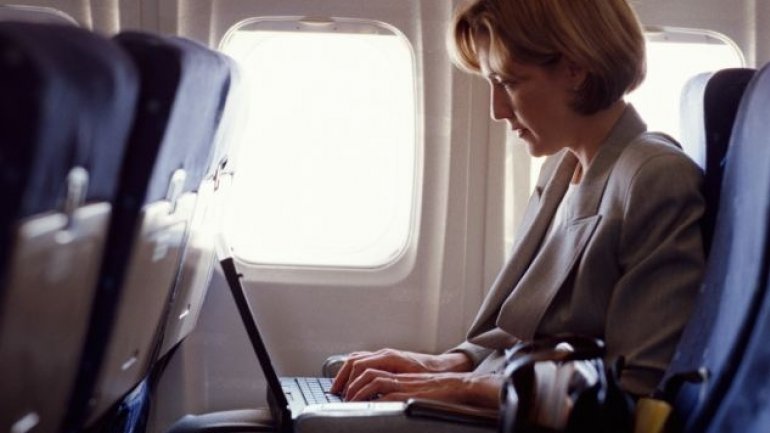 EU holds quick discussions with US over looming ban on laptops on planes