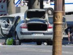 Car rams police van on Champs-Elysees, armed suspect DEAD (PHOTO/VIDEO)