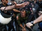 Clashes as Turkey bans gay pride in Istanbul 